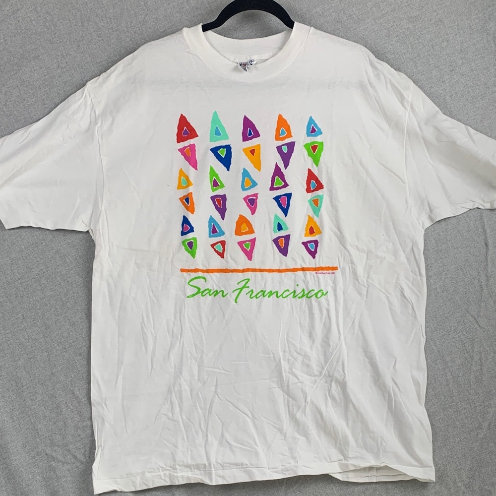 Vibrant Graphic Tee with San Francisco Design - Picture 1 of 17